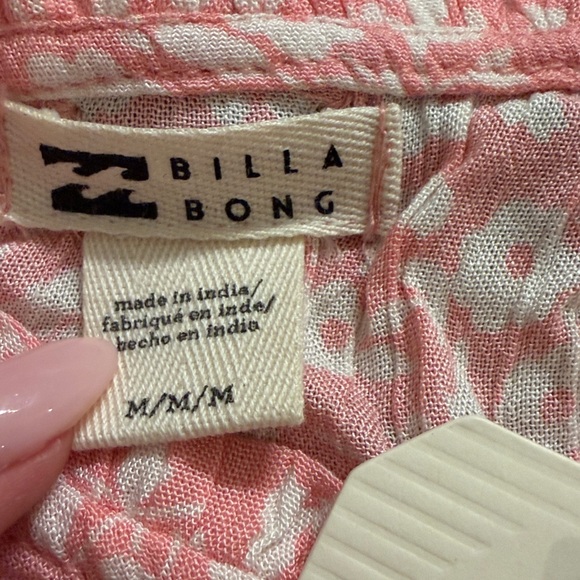 NWT Billabong Pink and White Floral Top Size Medium - Picture 2 of 5